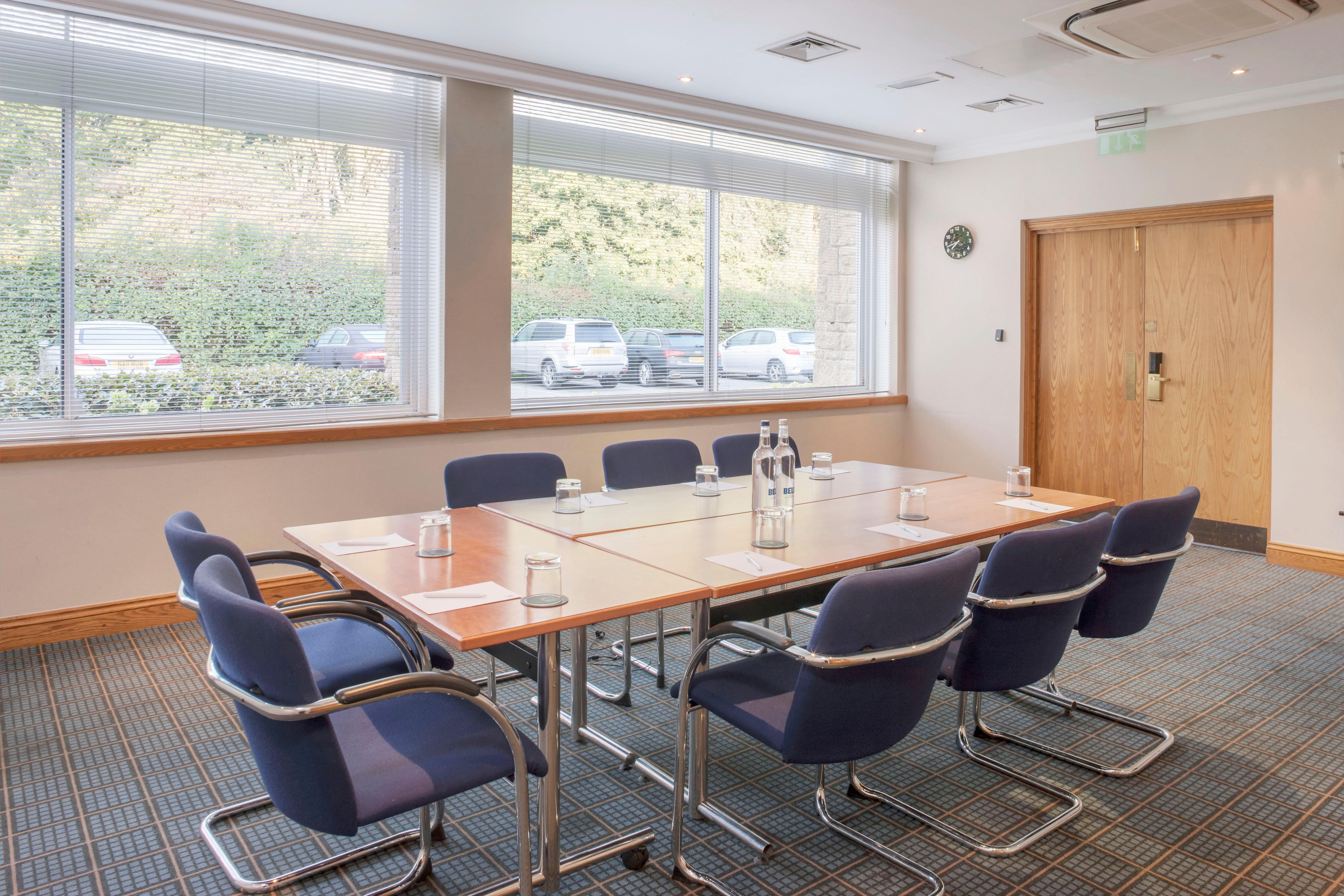 Holiday Inn Swindon By Ihg Exterior photo