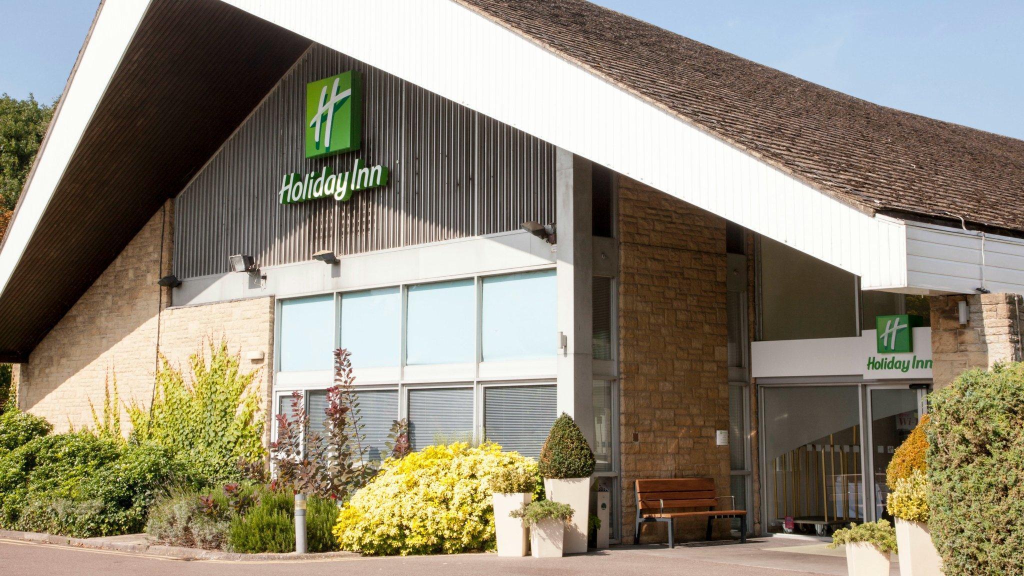 Holiday Inn Swindon By Ihg Exterior photo