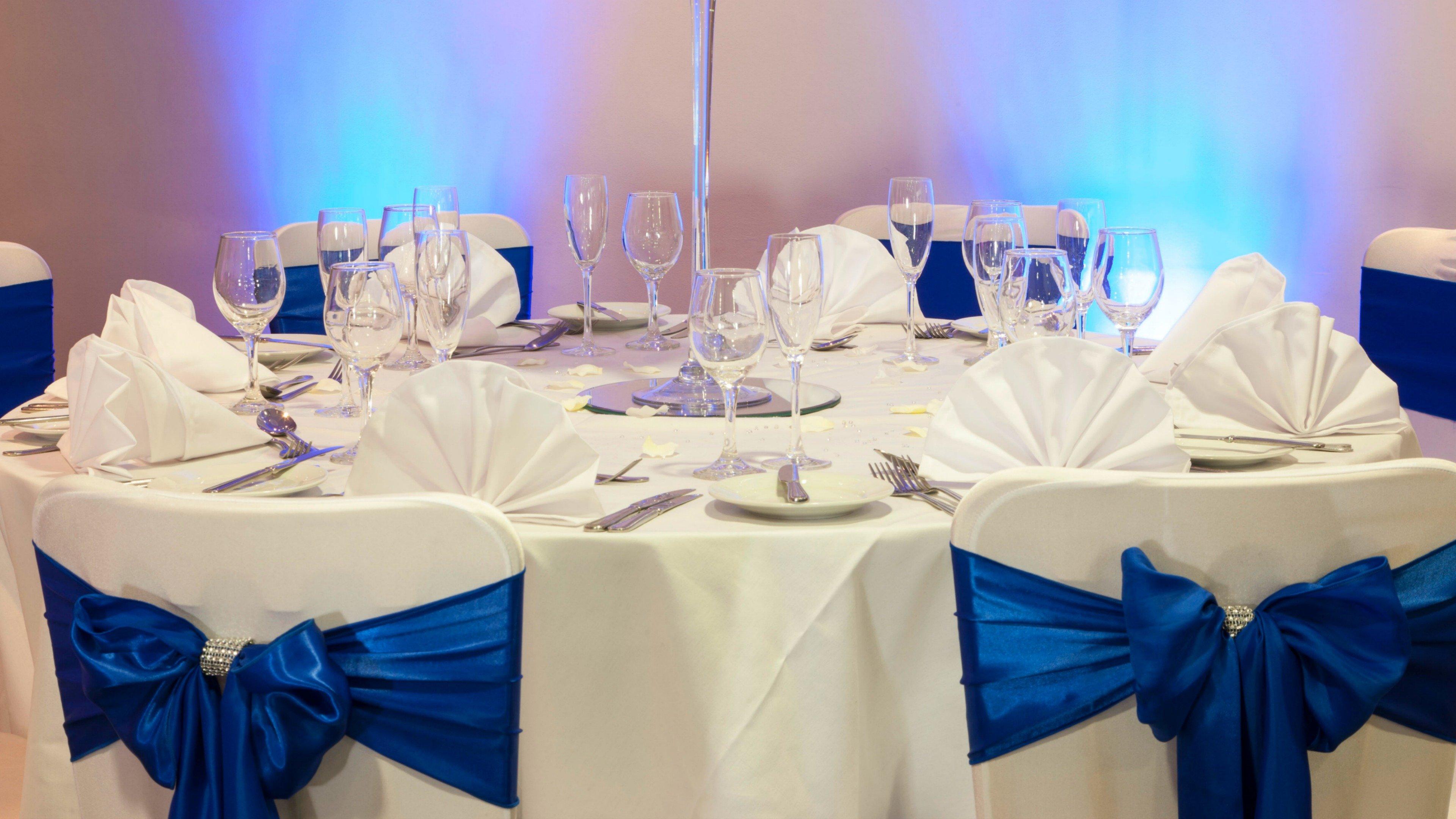 Holiday Inn Swindon By Ihg Exterior photo