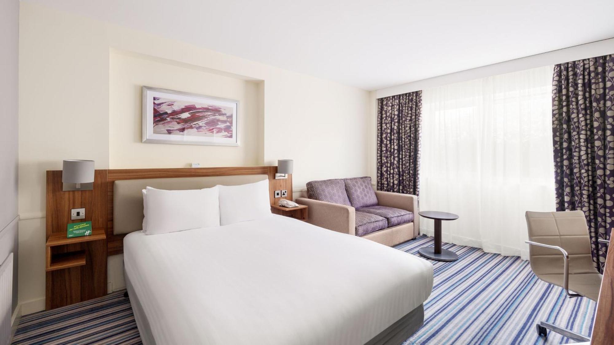 Holiday Inn Swindon By Ihg Exterior photo