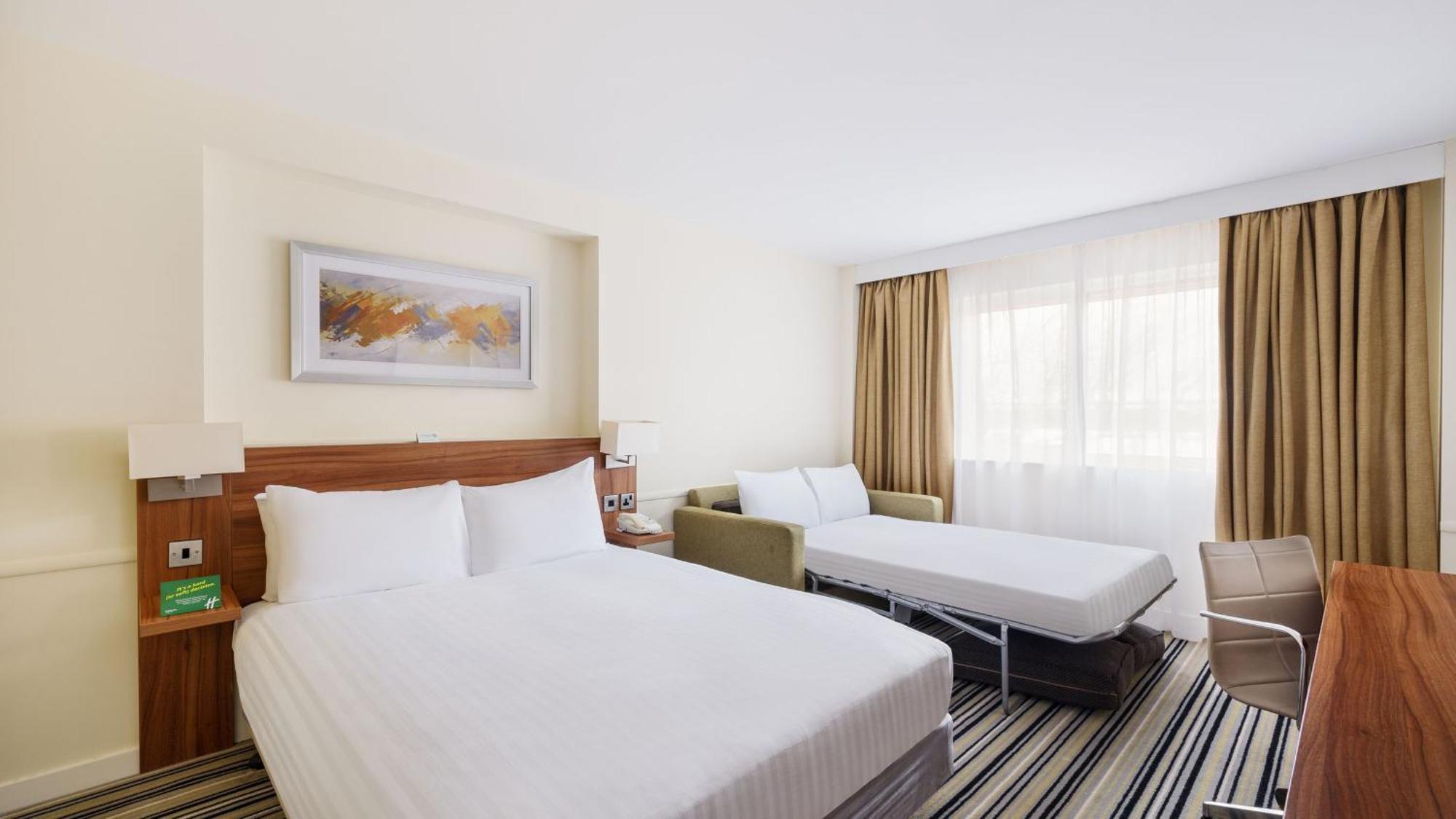 Holiday Inn Swindon By Ihg Exterior photo
